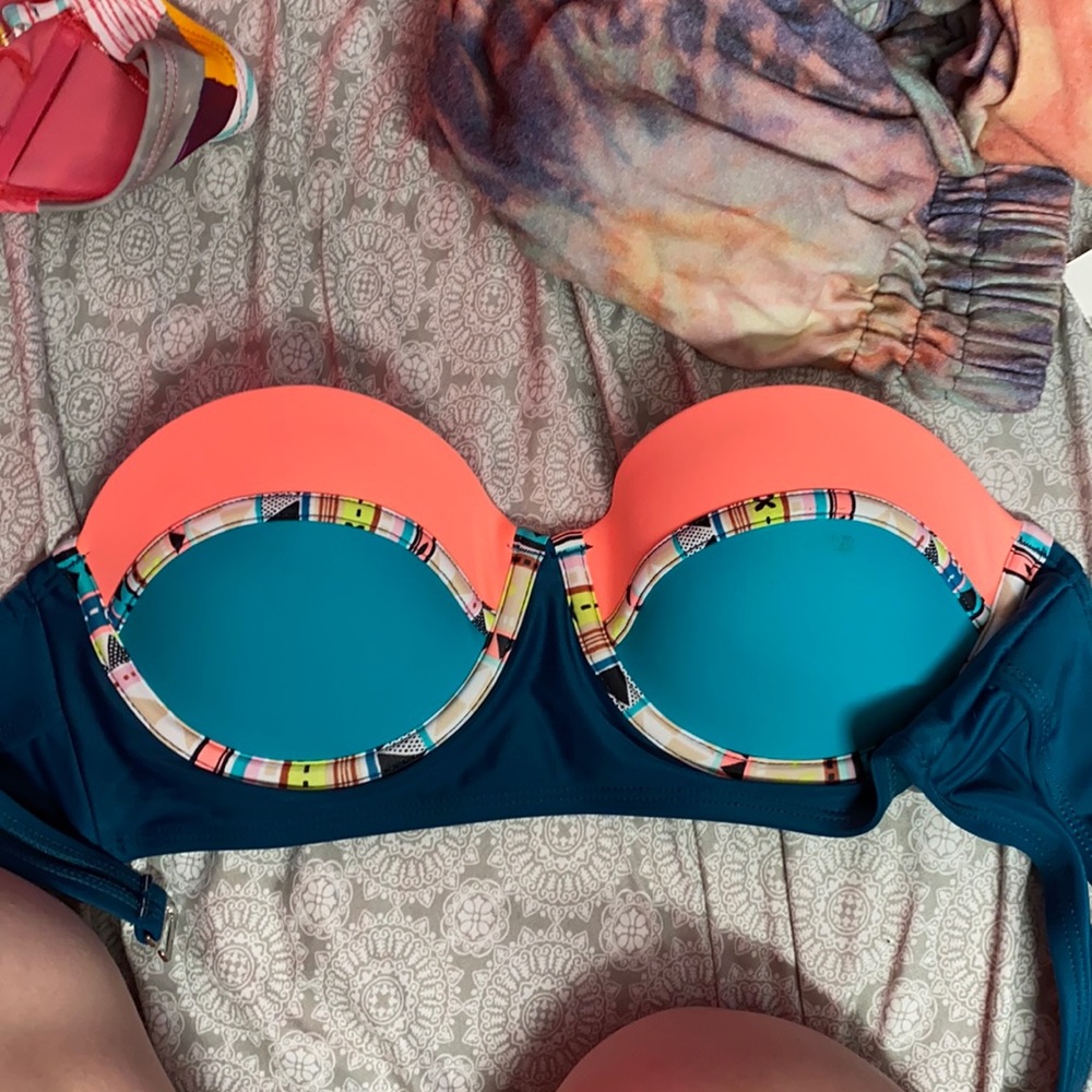 Strapless bikini